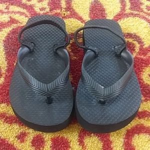 🚫SOLD🚫Boys toddler flip flops